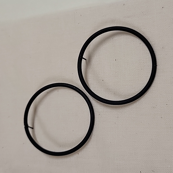 Matte Black Open Circle Stud Earrings - Picture 3 of 5